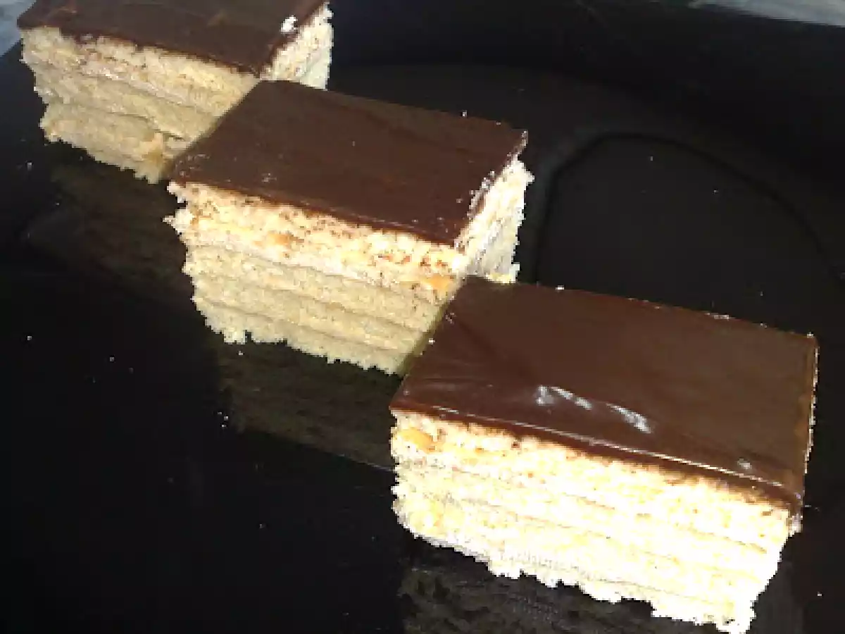 Prajitura cu foi de zahar ars si crema cu ness - poza 3