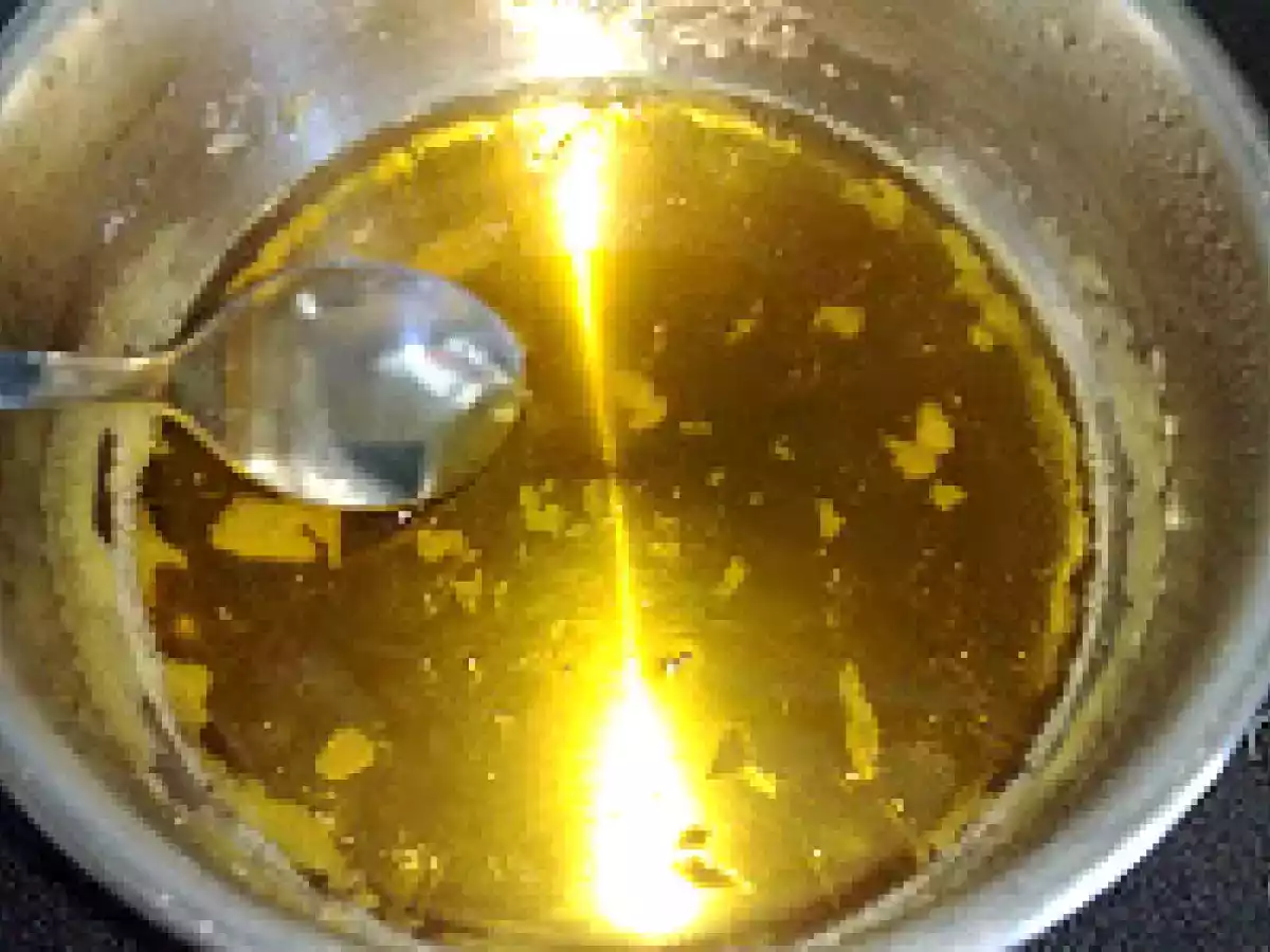 Prajitura cu foi de zahar ars si crema cu ness - poza 6