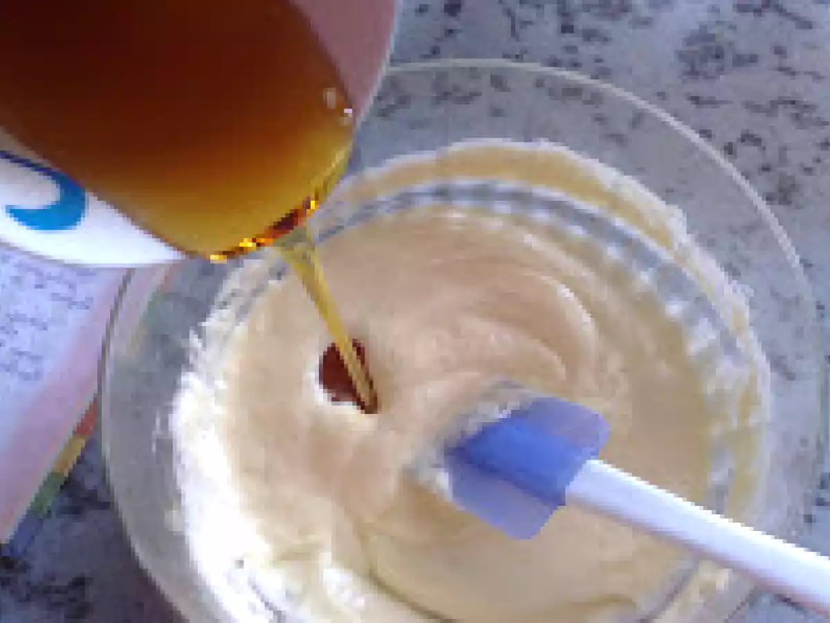 Prajitura cu foi de zahar ars si crema cu ness - poza 9