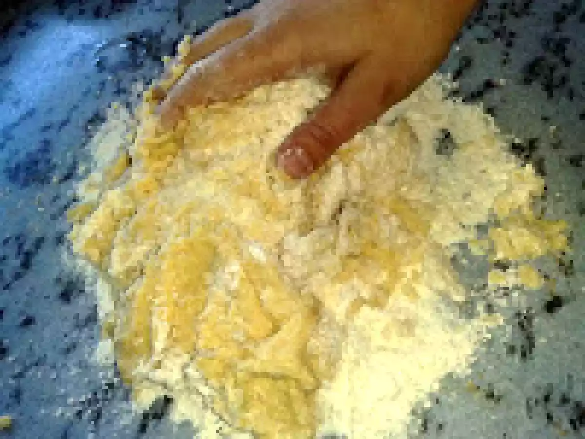 Prajitura cu foi de zahar ars si crema cu ness - poza 11