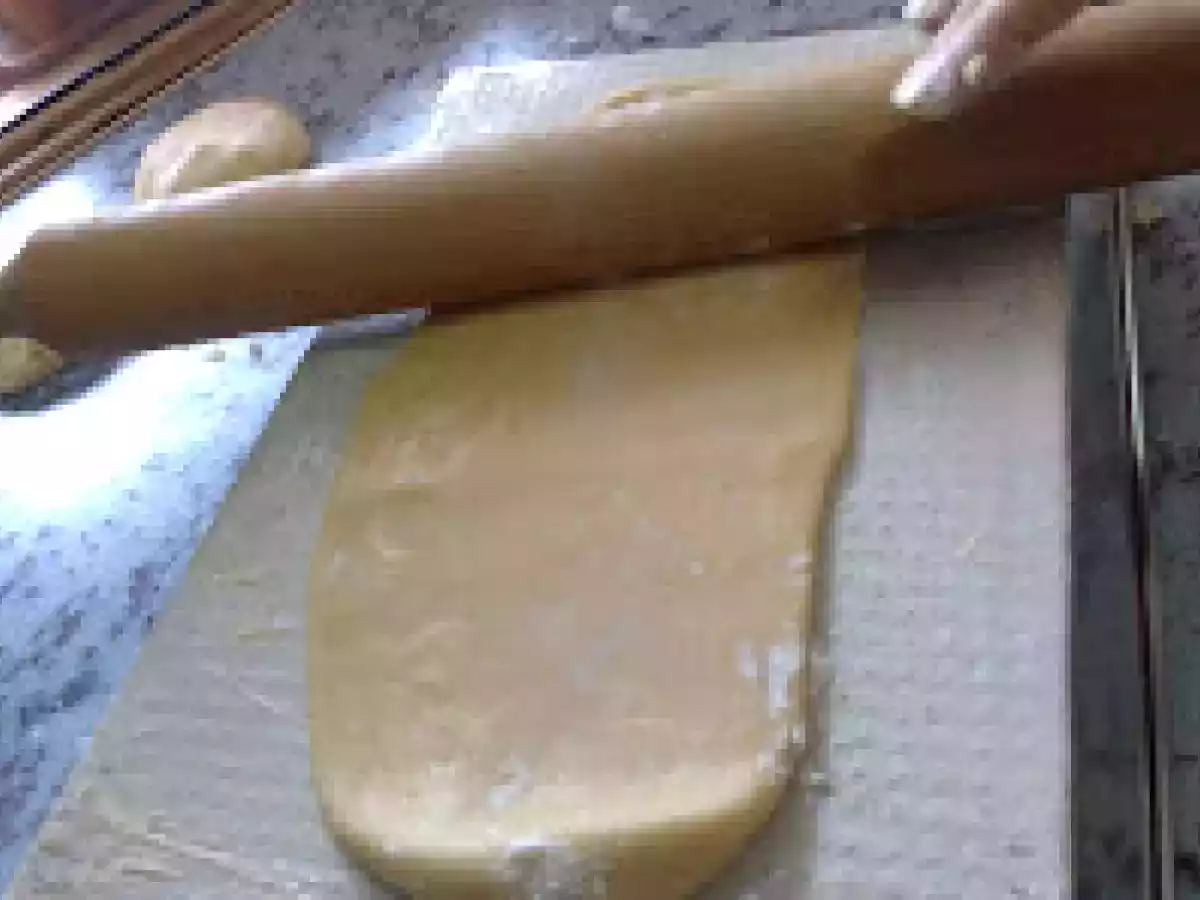 Prajitura cu foi de zahar ars si crema cu ness - poza 13