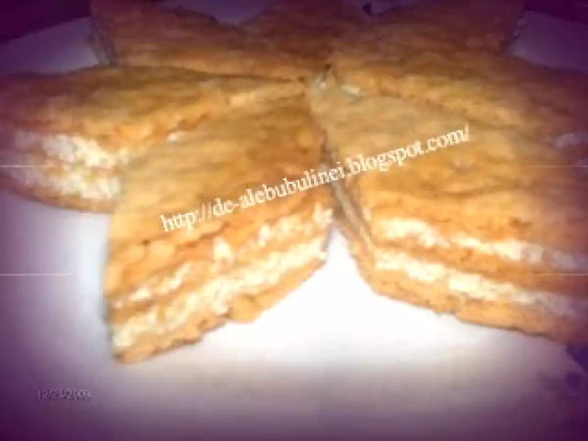 Prajitura cu foi din suc de rosii