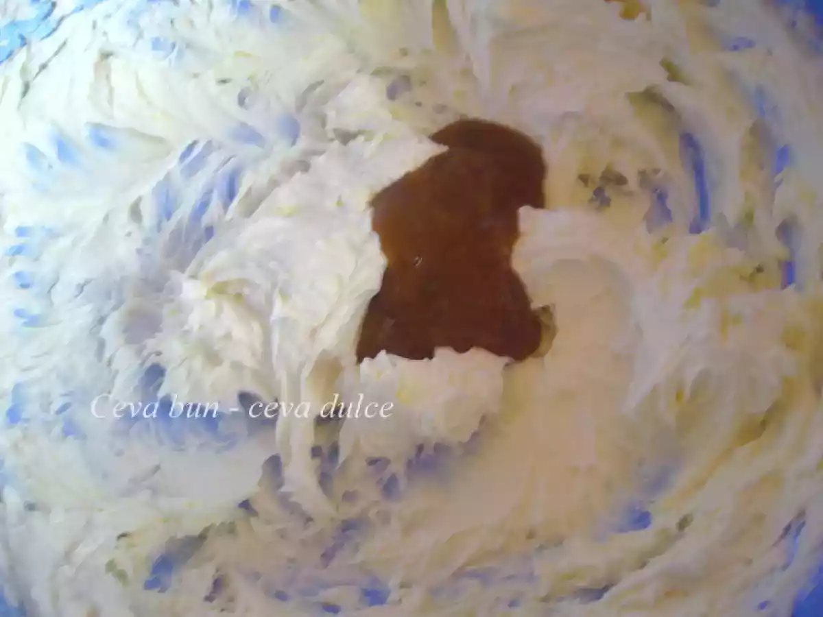 Prajitura cu foi si crema caramel - poza 5