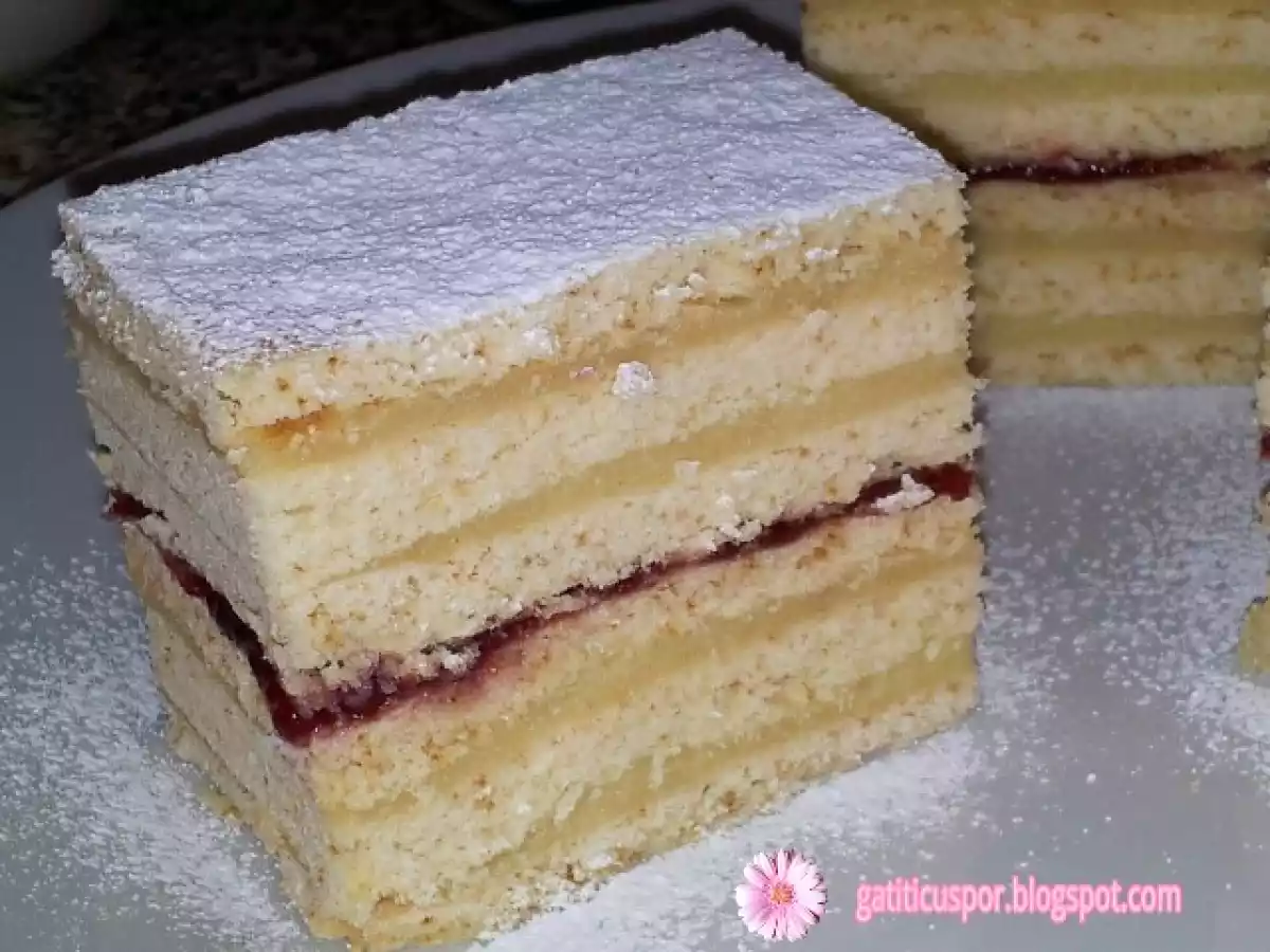 Prajitura Cu Foi Si Crema De Gris - poza 3