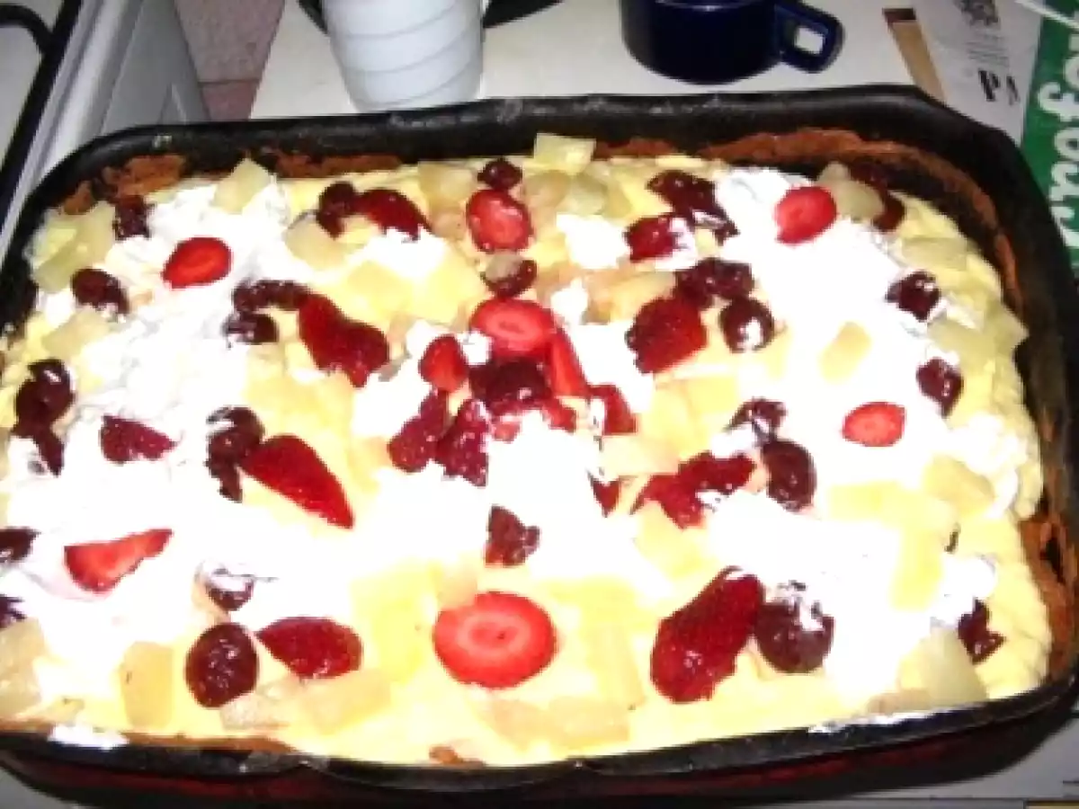 PRAJITURA CU FRUCTE ASORTATE