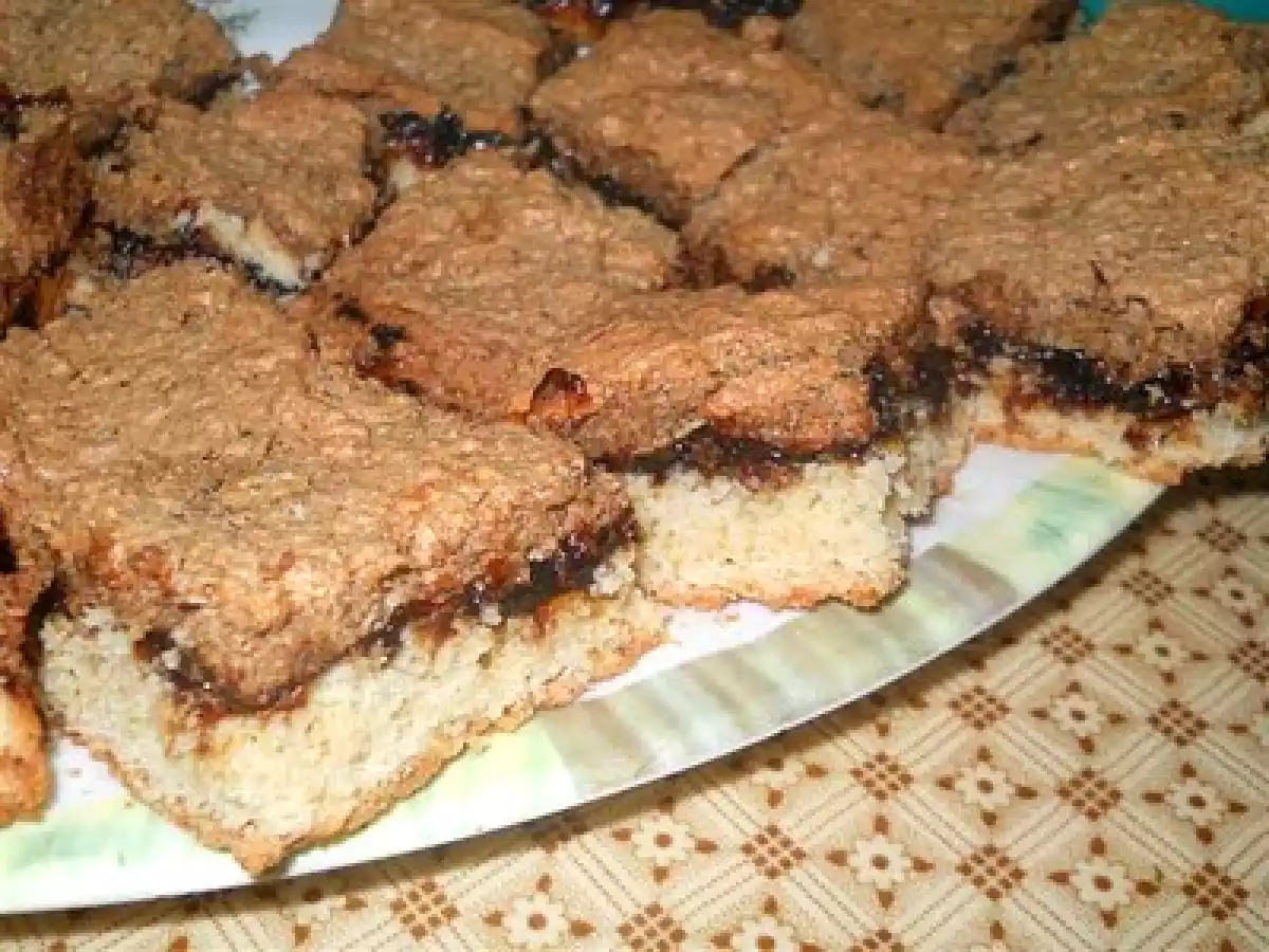 PRAJITURA CU GEM SI BEZEA