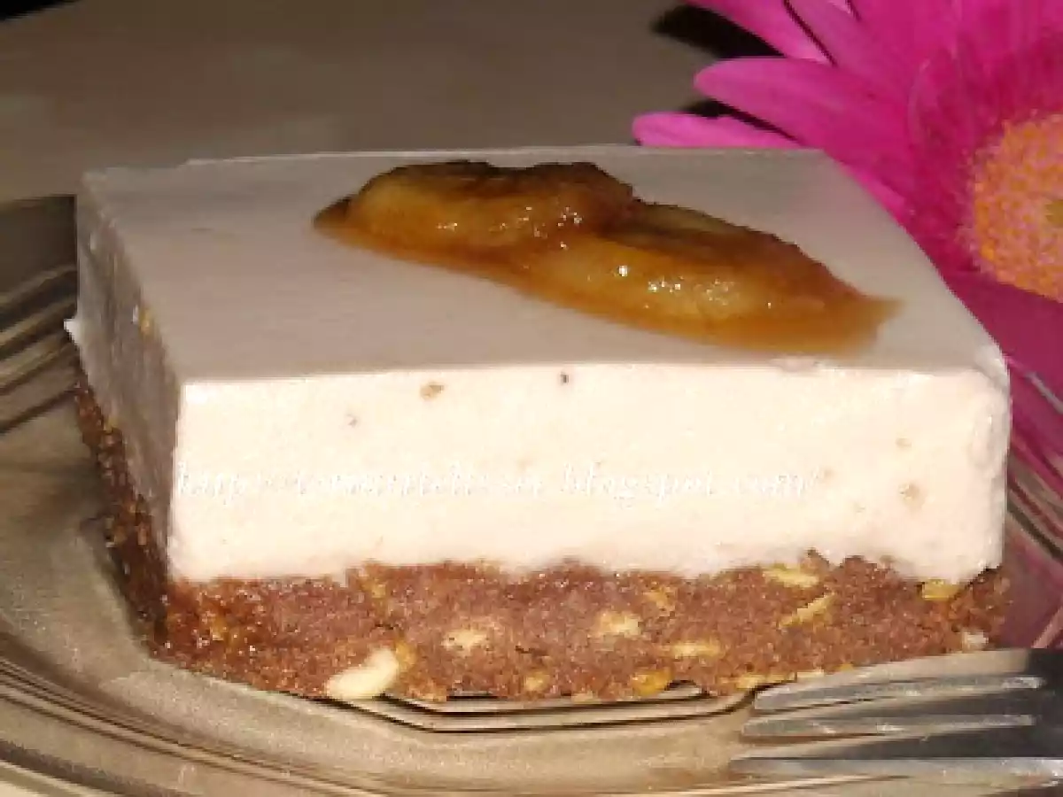 Prajitura cu iaurt si banane. - poza 3