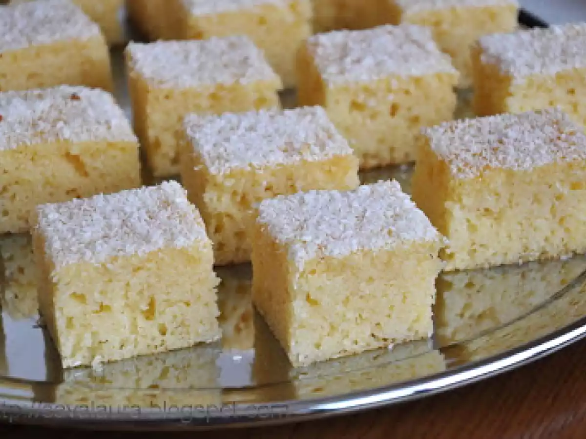 Prajitura cu iaurt si fulgi de cocos - poza 2