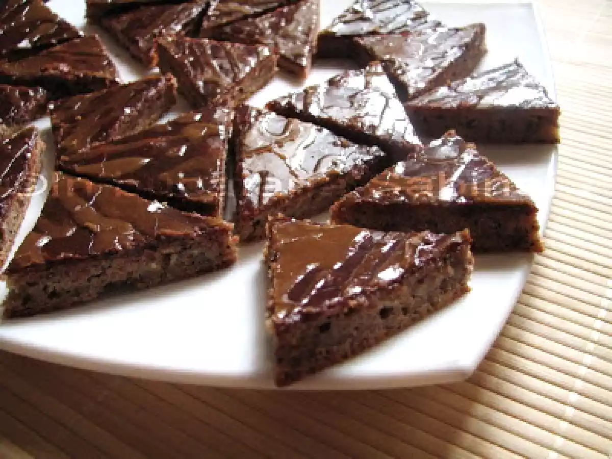 PRAJITURA CU MAC GLAZURATA