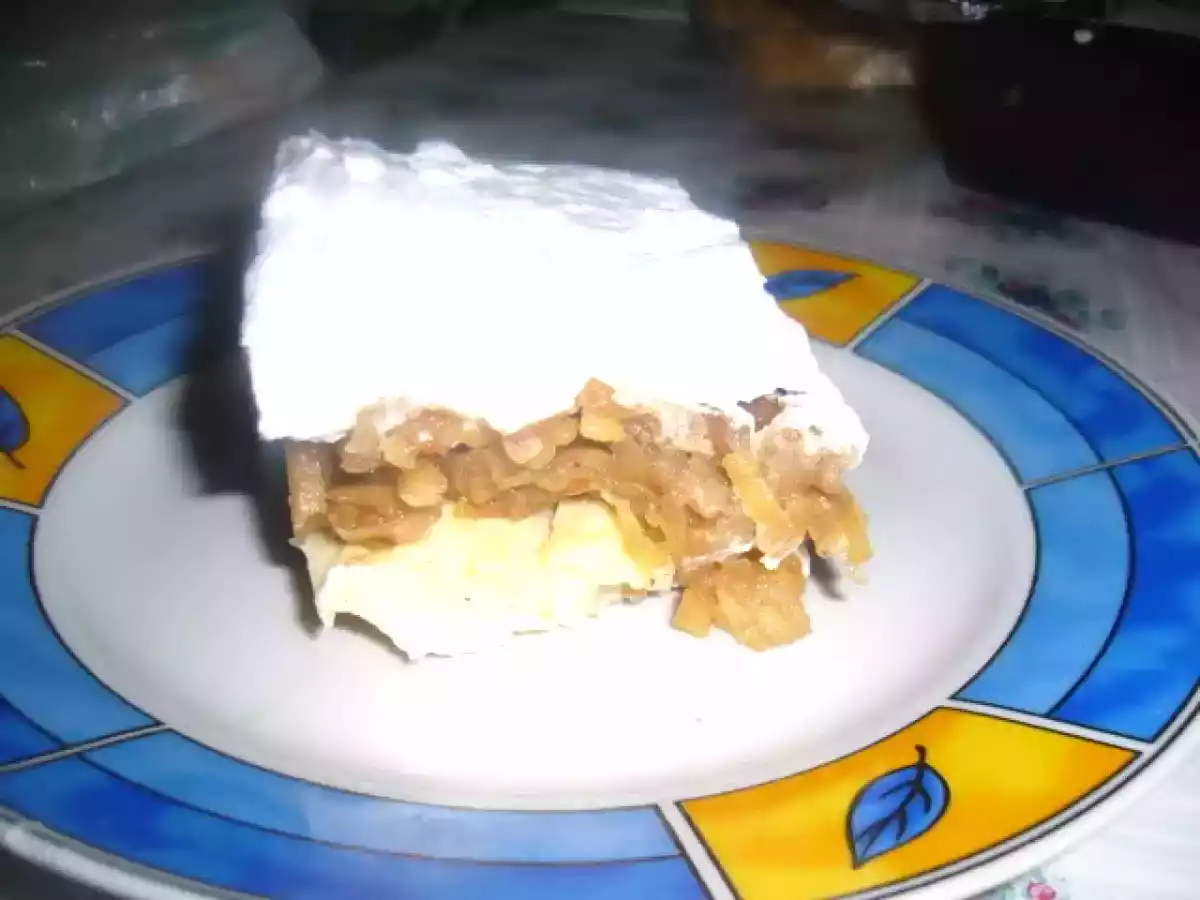 Prajitura cu mere, budinca si frisca - poza 2