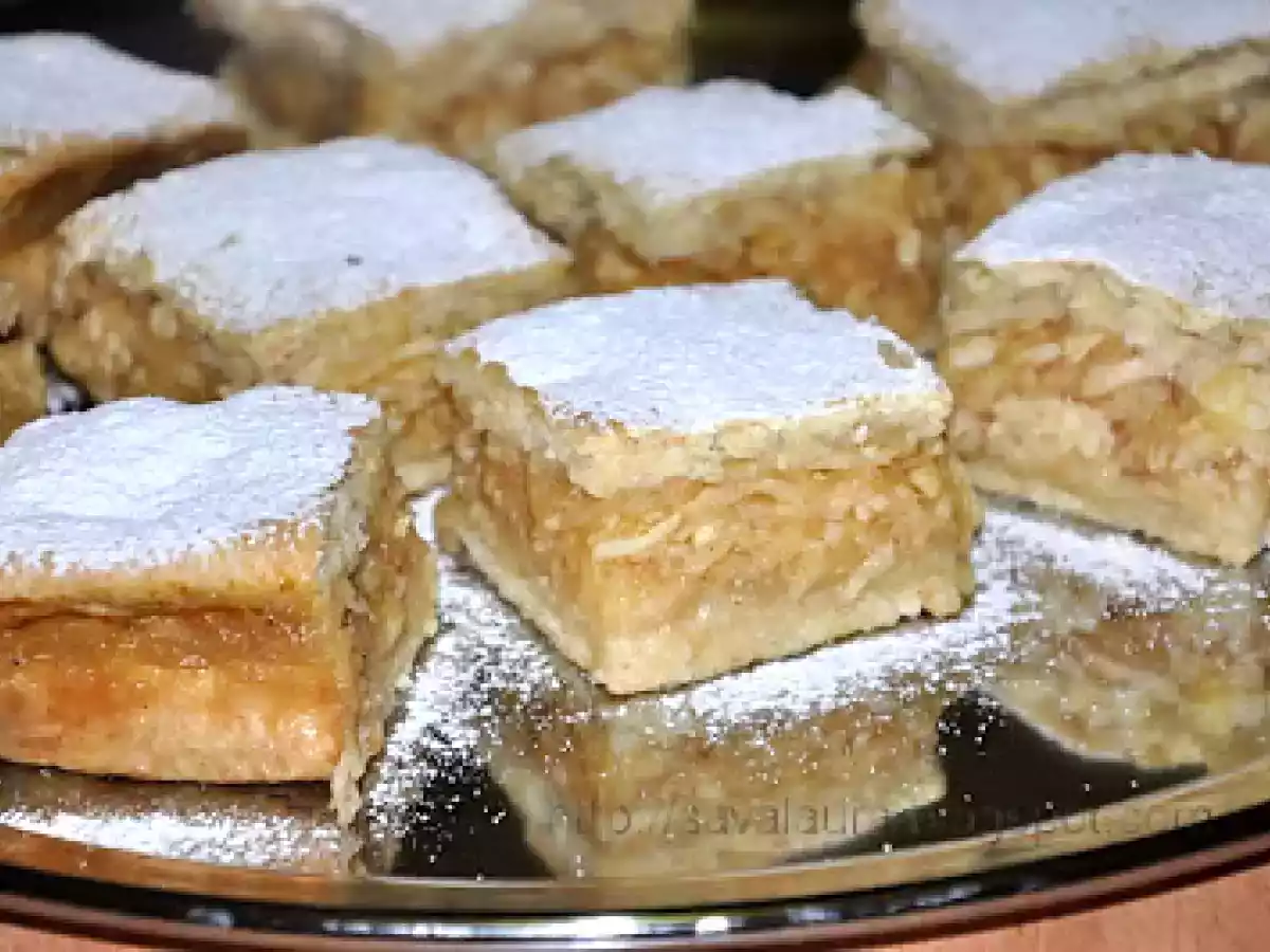 Prajitura cu mere la tava