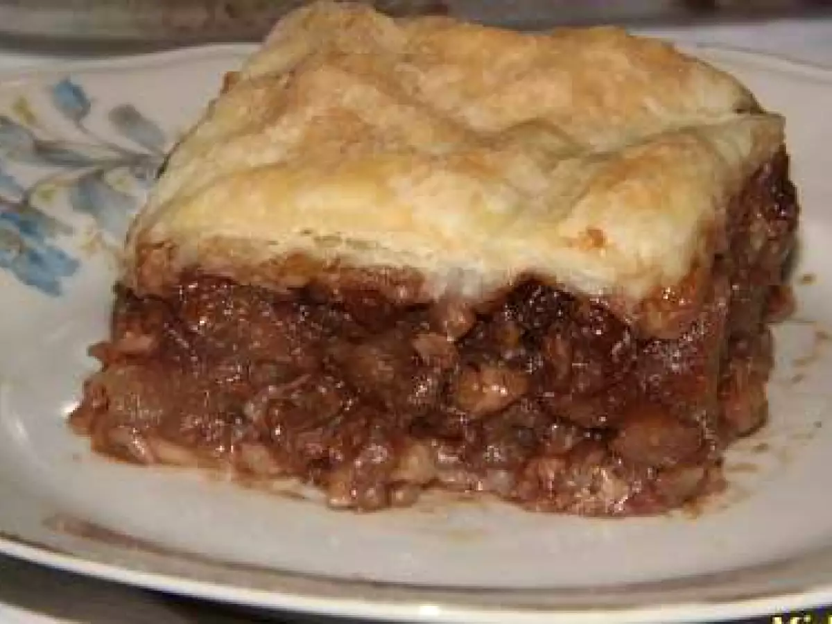 Prajitura cu mere, nuca si stafide - poza 2