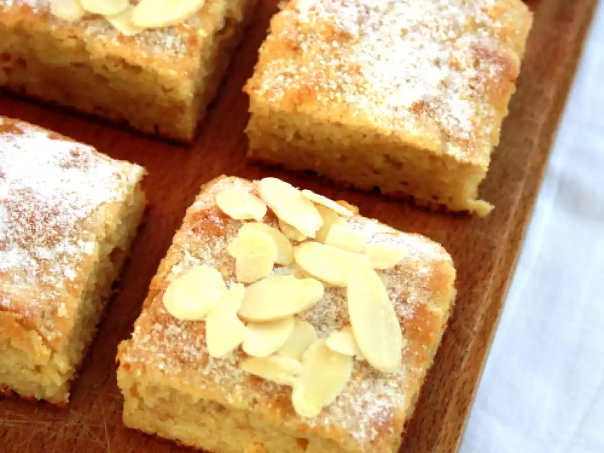 Prajitura cu mere rase