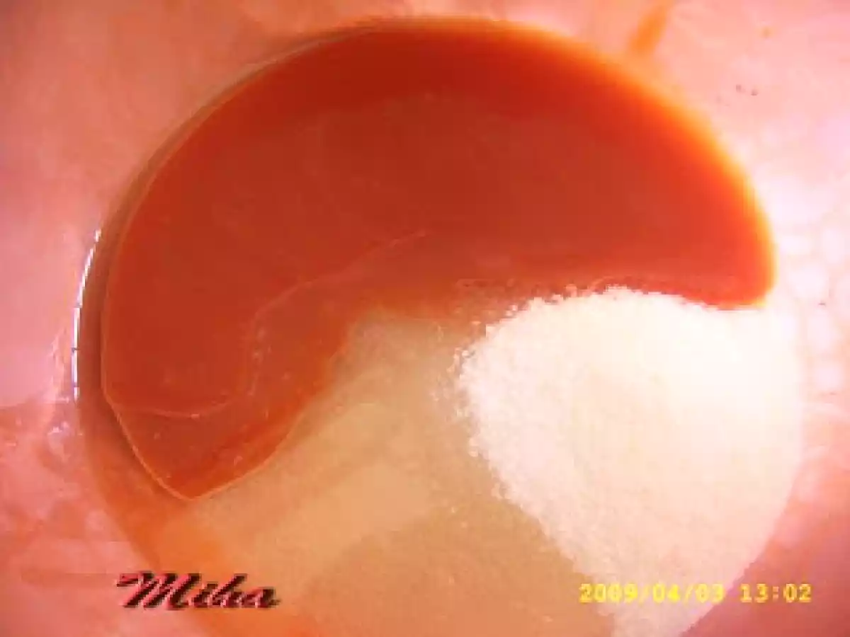 Prajitura cu mere si aluat cu suc de rosii - poza 2