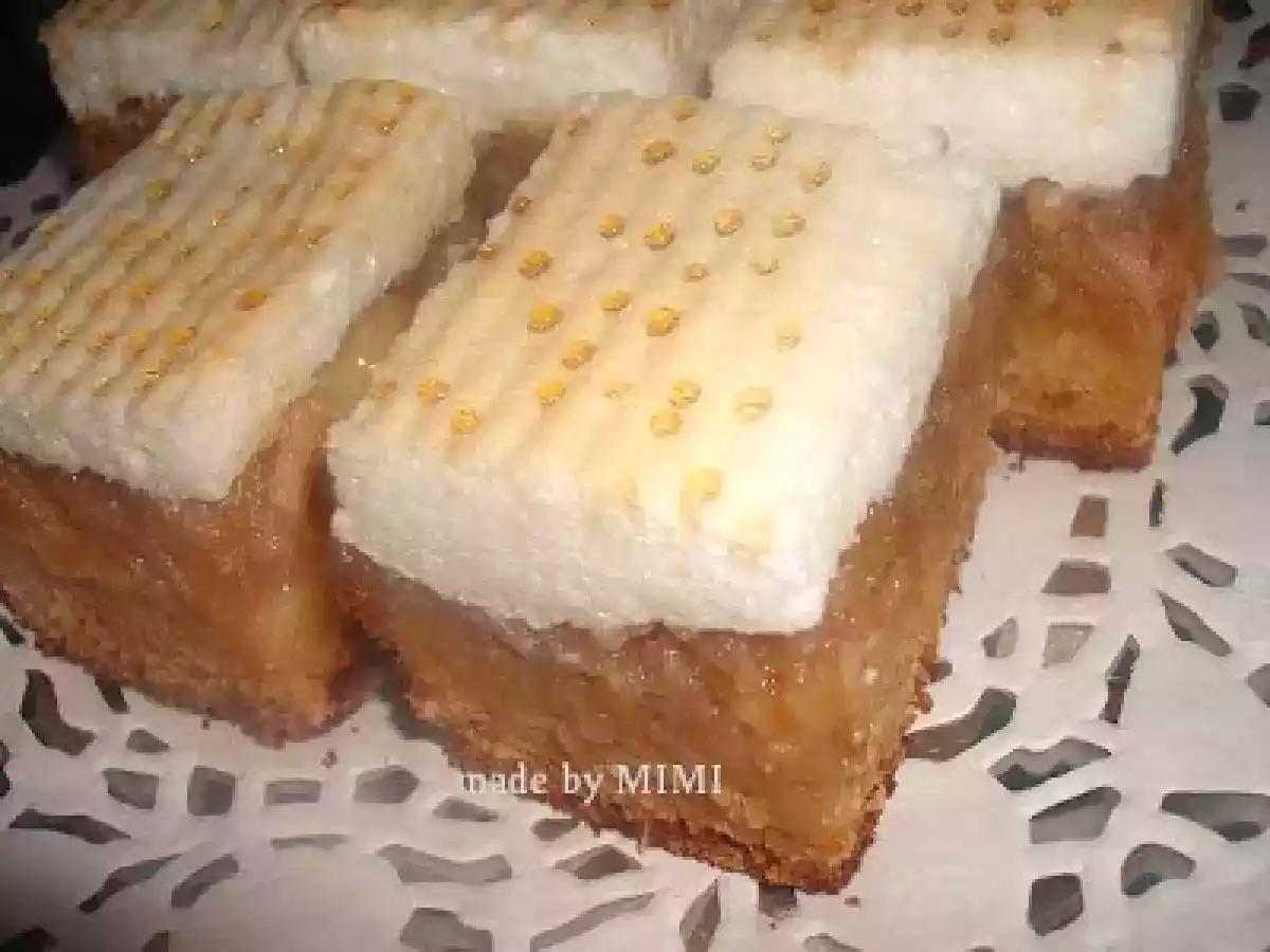 PRAJITURA CU MERE SI BEZEA - poza 2