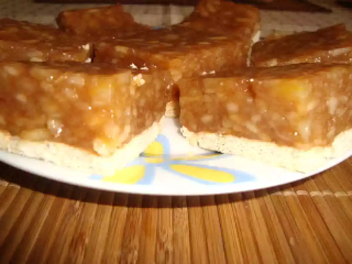 Prajitura cu mere si biscuiti