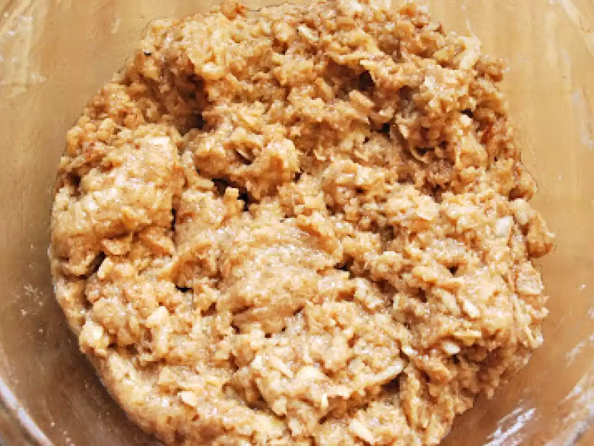 Prajitura cu mere si glazura - de post, usor si rapid de facut! - poza 5