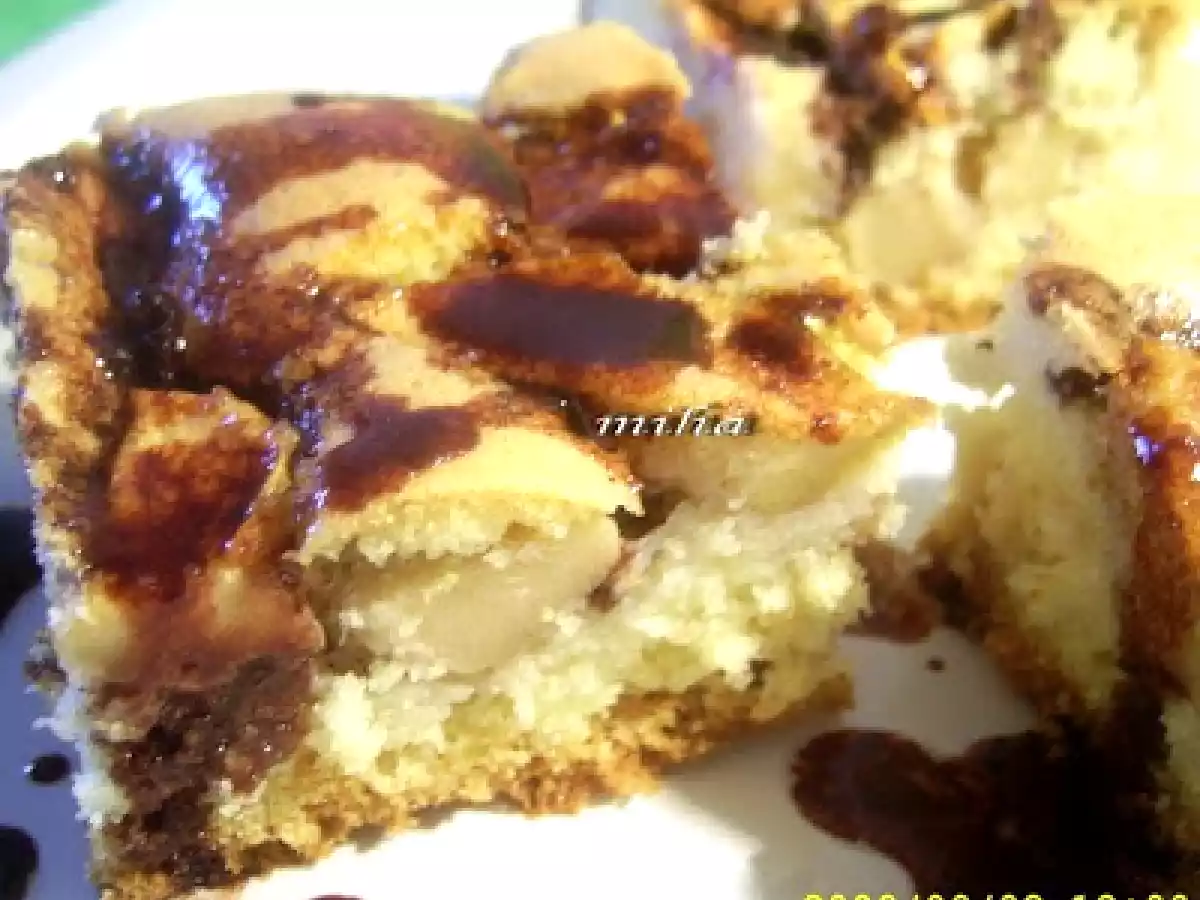 Prajitura cu mere si sos de ciocolata