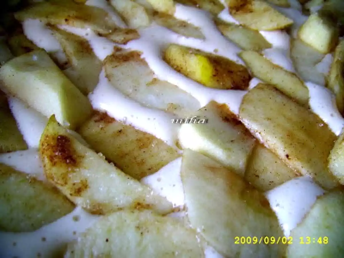 Prajitura cu mere si sos de ciocolata - poza 3