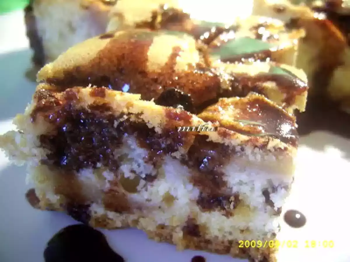 Prajitura cu mere si sos de ciocolata - poza 4