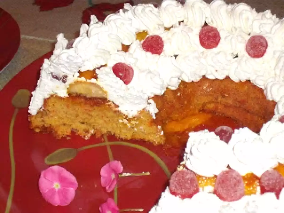 Prajitura cu morcov si glazura de lamaie