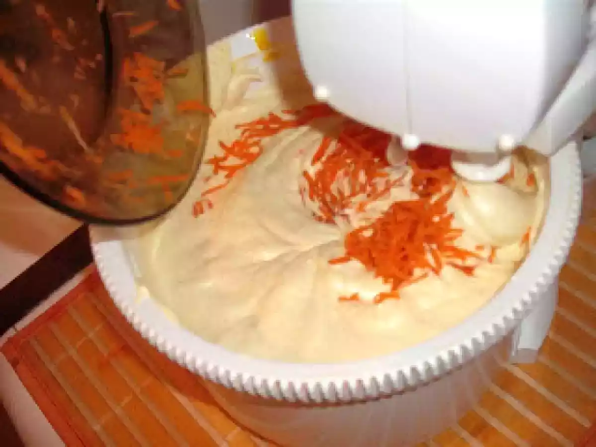 Prajitura cu morcov si glazura de lamaie - poza 7