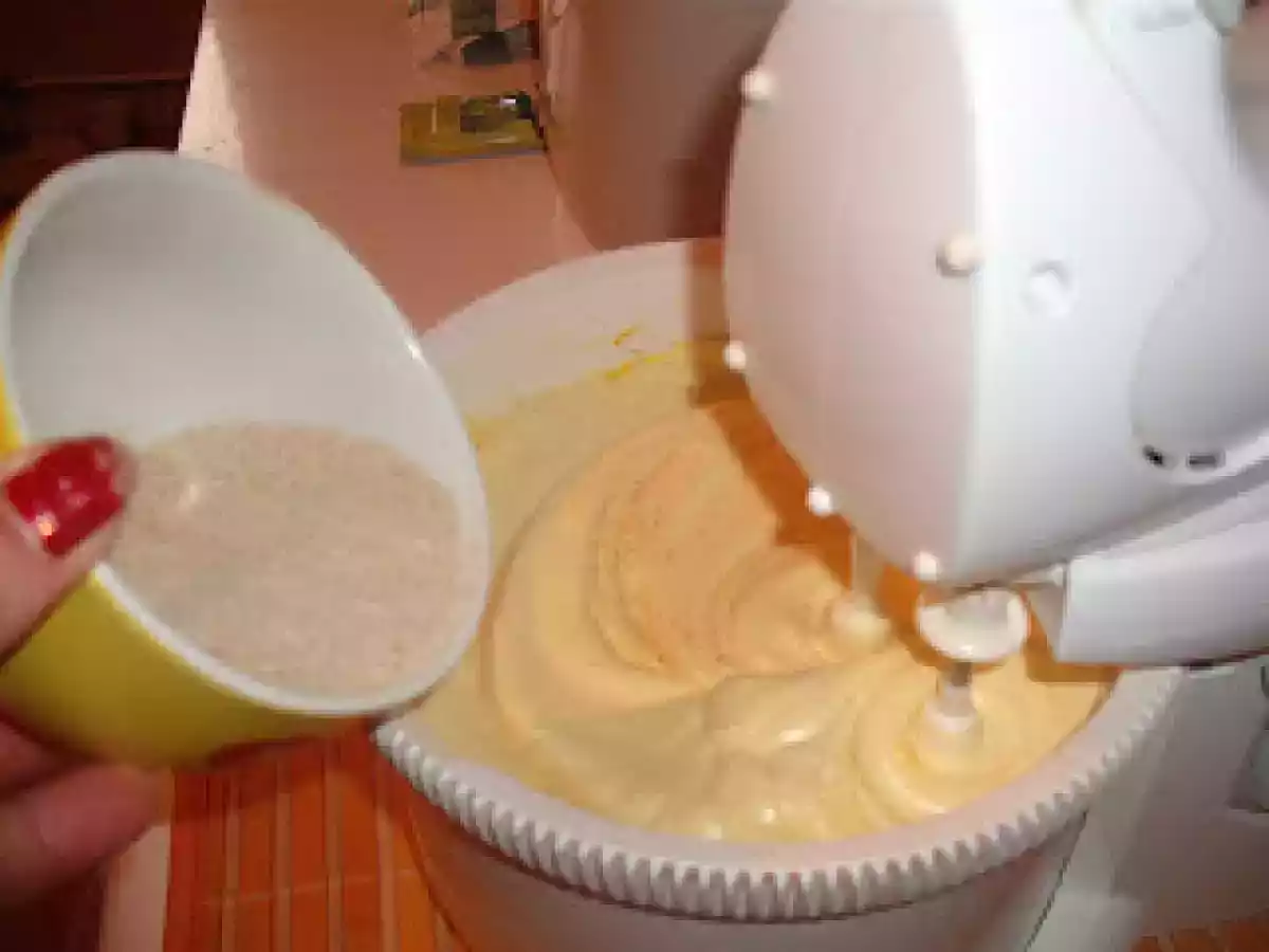 Prajitura cu morcov si glazura de lamaie - poza 8