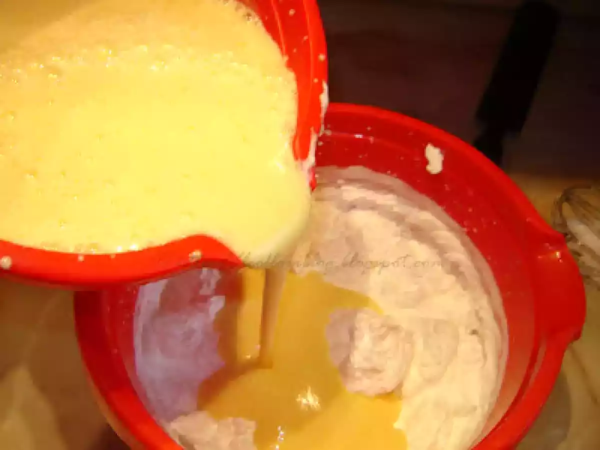 Prajitura cu mousse de ciocolata si mousse de piersici - poza 11