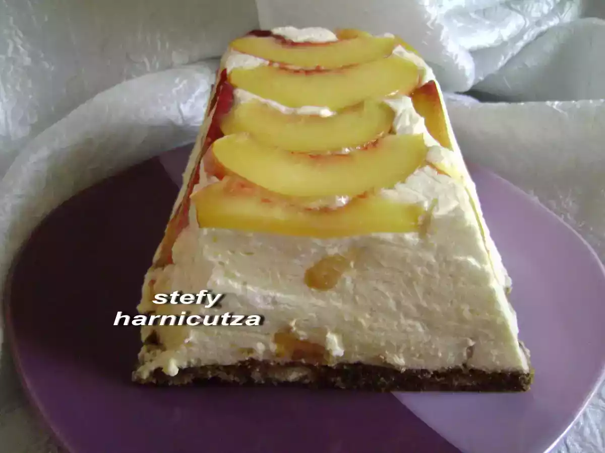 Prajitura cu nectarine si piscoturi - fara coacere - poza 2