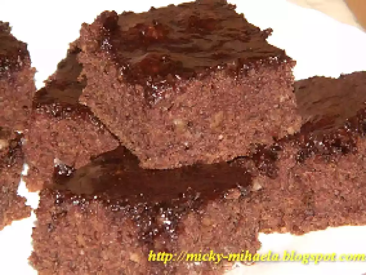 Prajitura cu nuca, gem si cacao - de post