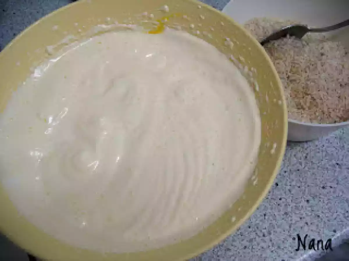 PRAJITURA CU NUCA SI CREMA CU CAFEA SI NUCA PRAJITA - poza 3