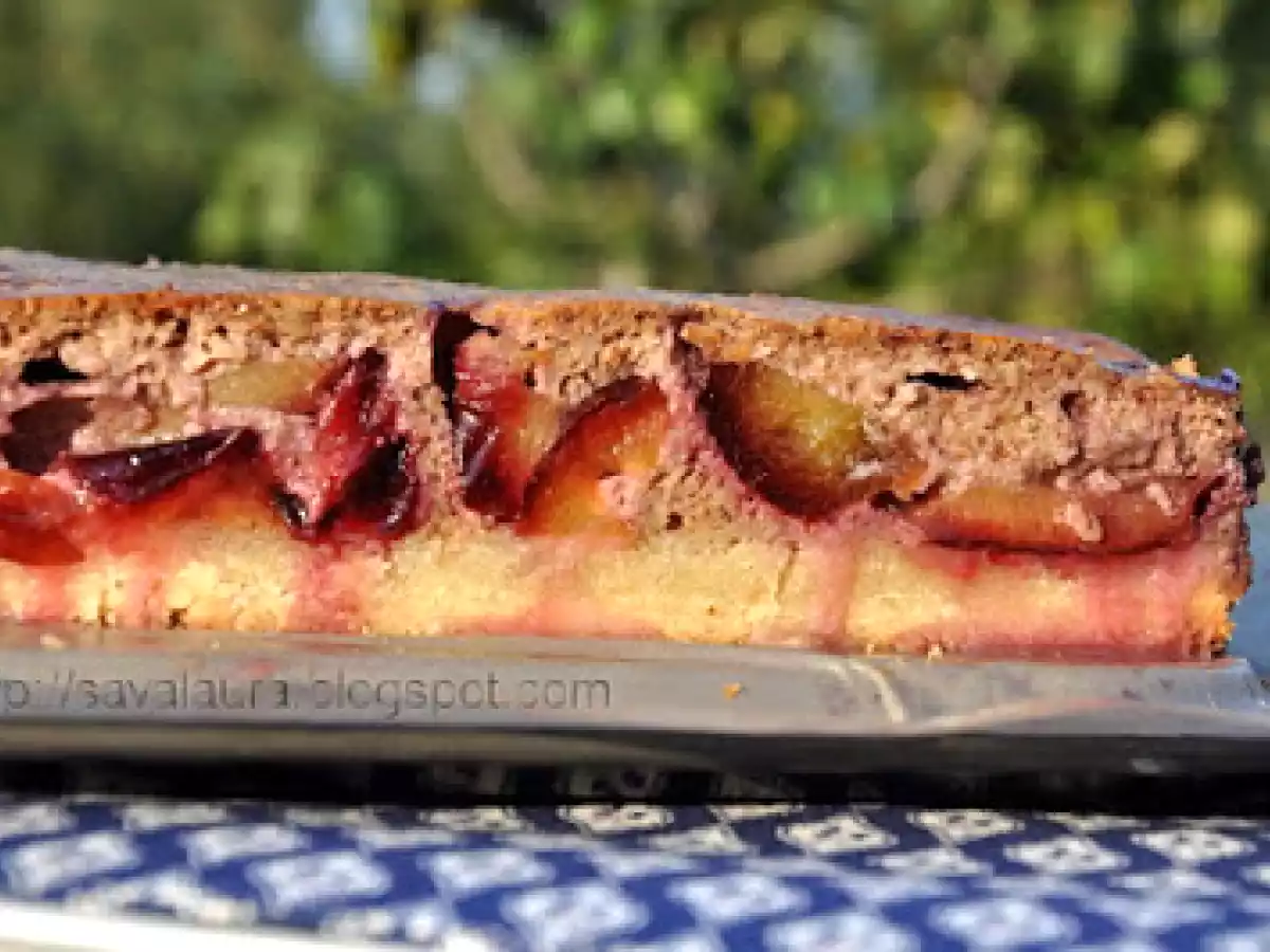 Prajitura cu prune si glazura de nuci si smantana - poza 3