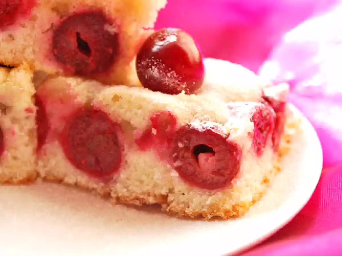 Prajitura cu visine - deliciu fructat de vara! :D - poza 2