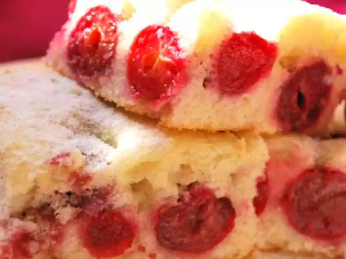 Prajitura cu visine - deliciu fructat de vara! :D - poza 8