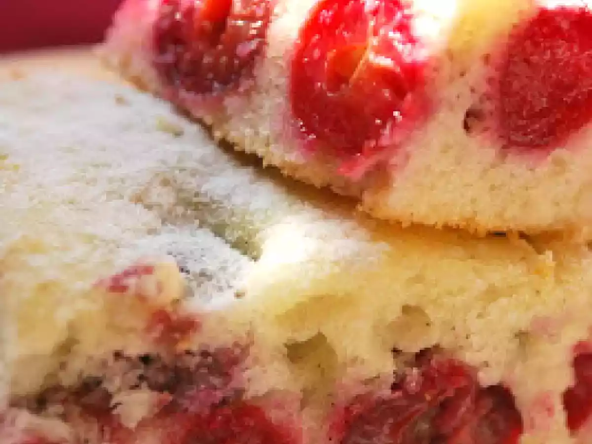 Prajitura cu visine - deliciu fructat de vara! :D - poza 9