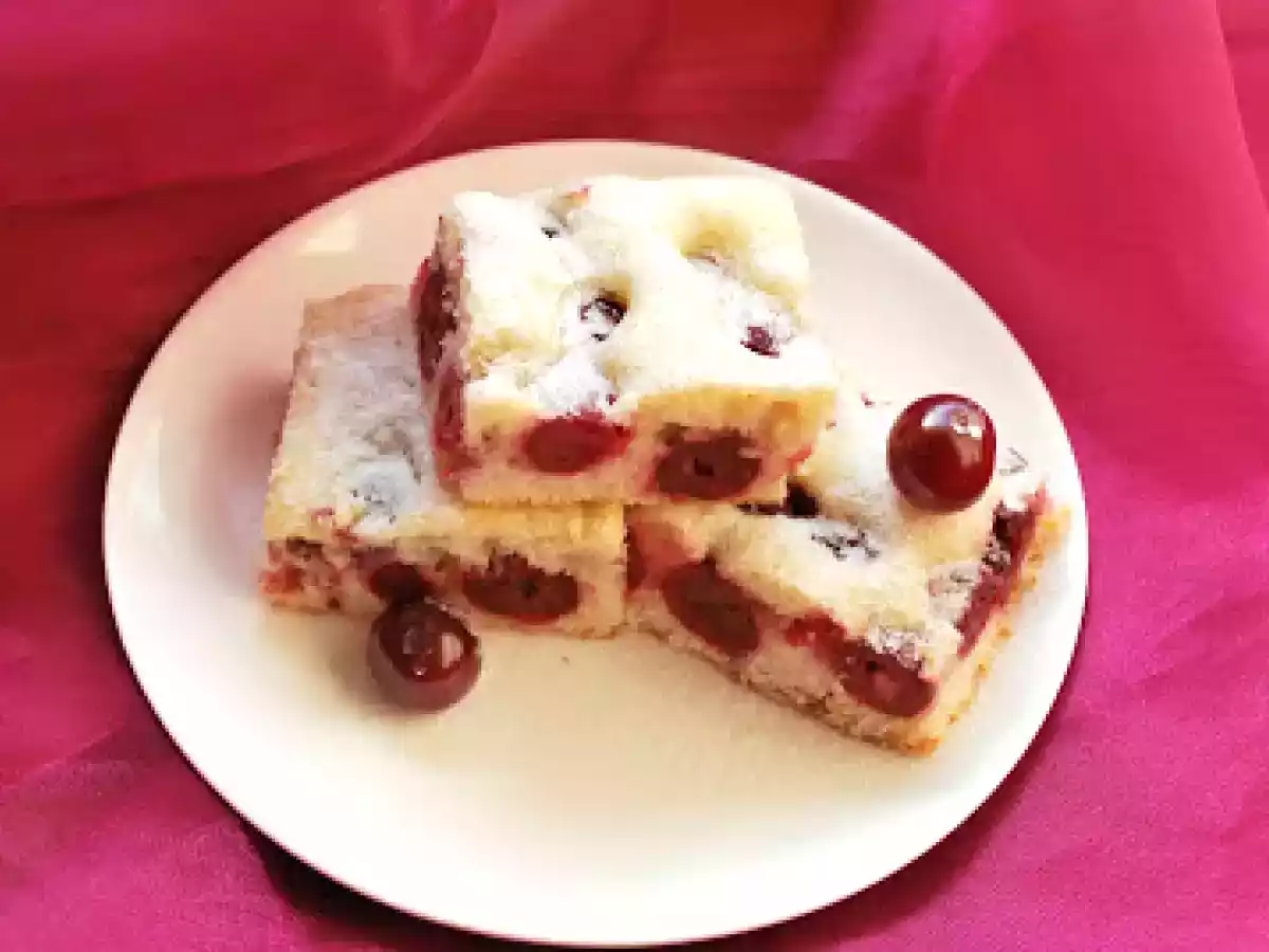 Prajitura cu visine - deliciu fructat de vara! :D - poza 10