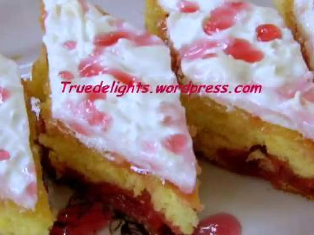 Prajitura cu visine si bezea - poza 3