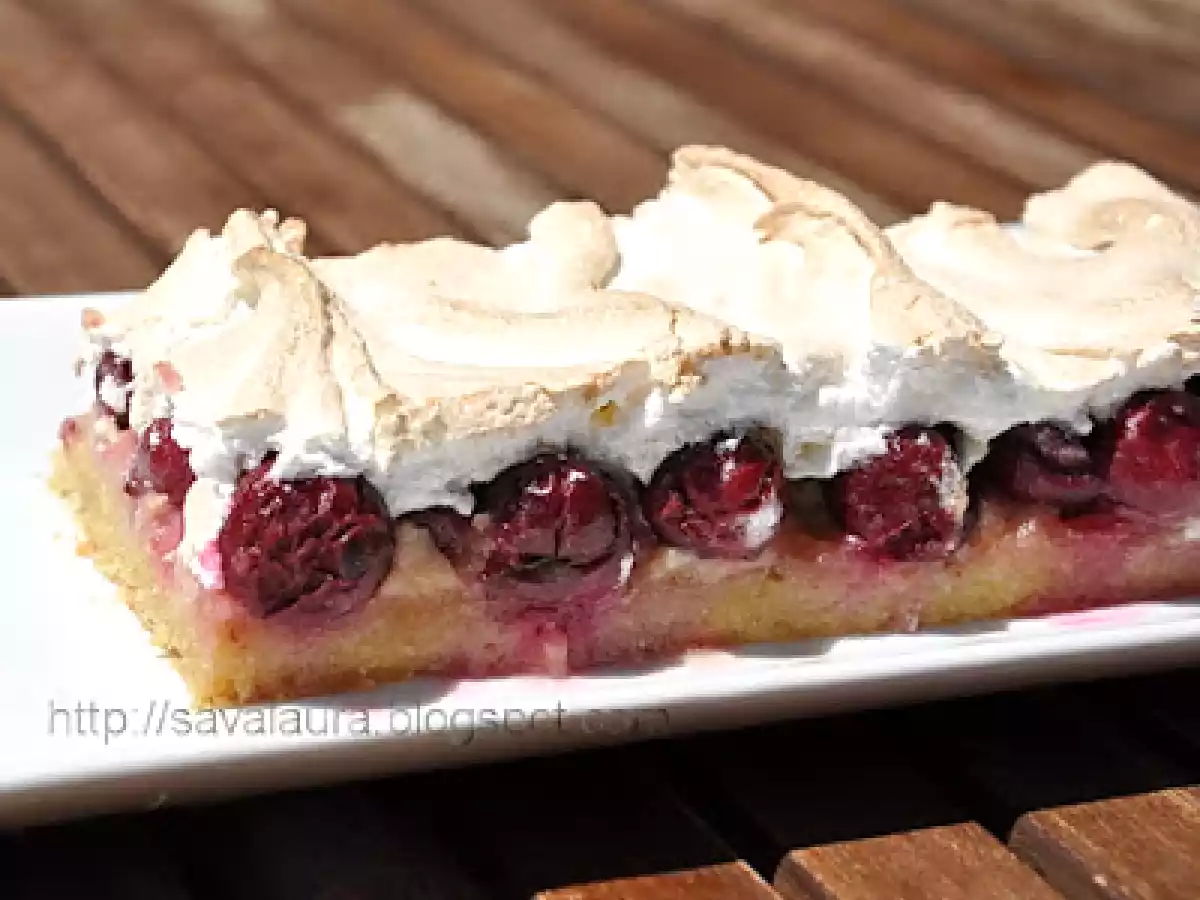 Prajitura cu visine si palarie de bezea - poza 2