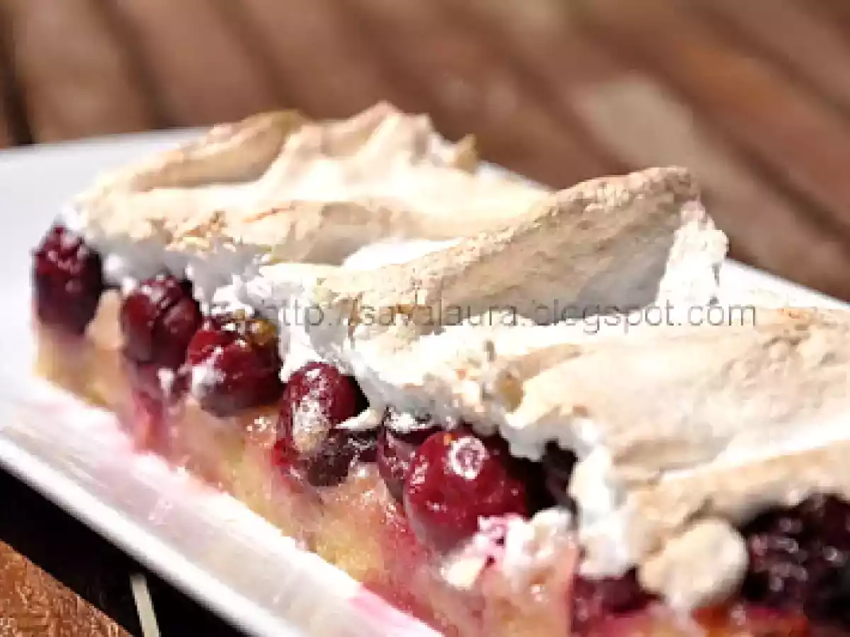 Prajitura cu visine si palarie de bezea - poza 3