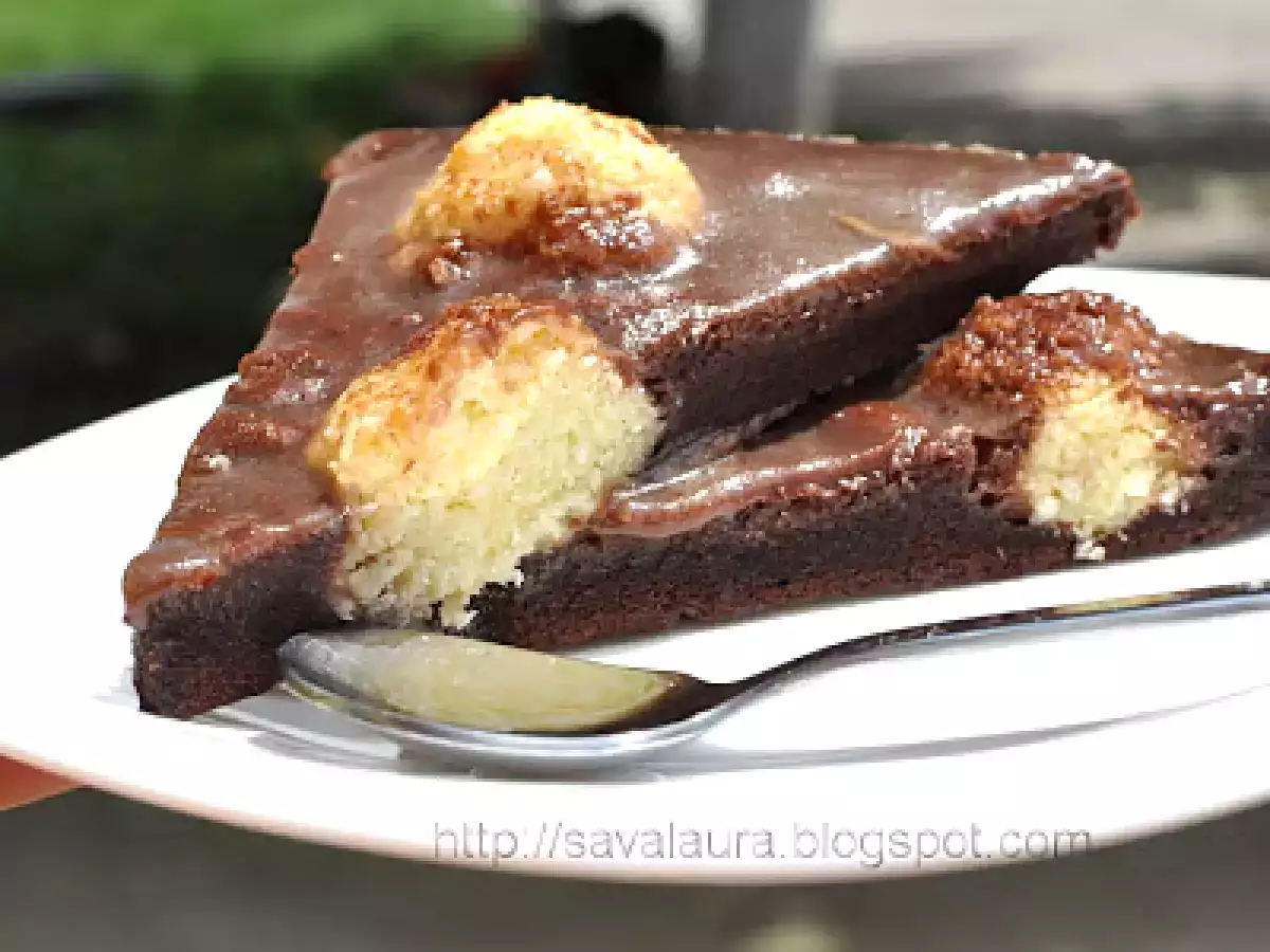 Prajitura de ciocolata cu bilute de branza si cocos - poza 3