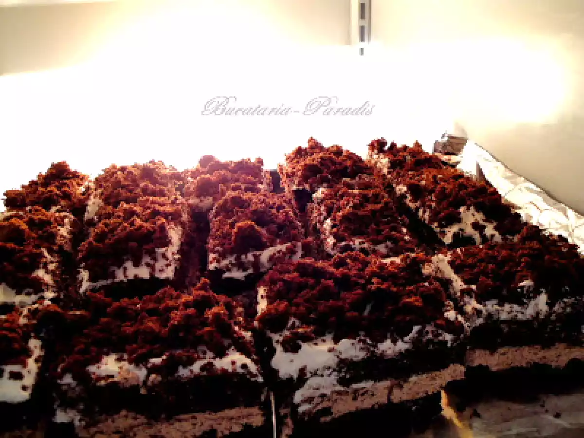 Prajitura de ciocolata cu crema ganache