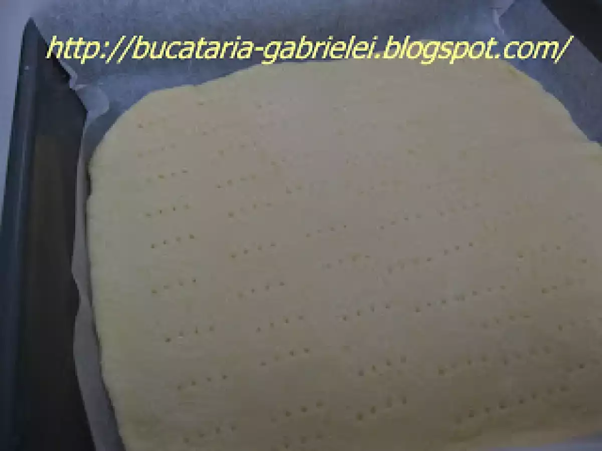 Prajitura din aluat cu crema custard de ciocolata. - poza 2