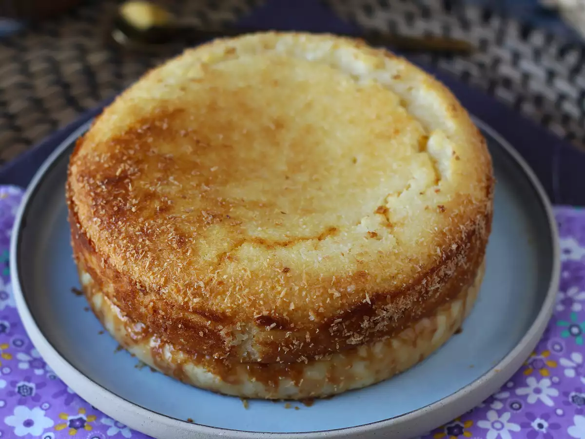 Prăjitură-flan cu nucă de cocos și lapte condensat, ușor de preparat și cu o textură cremoasă - poza 4