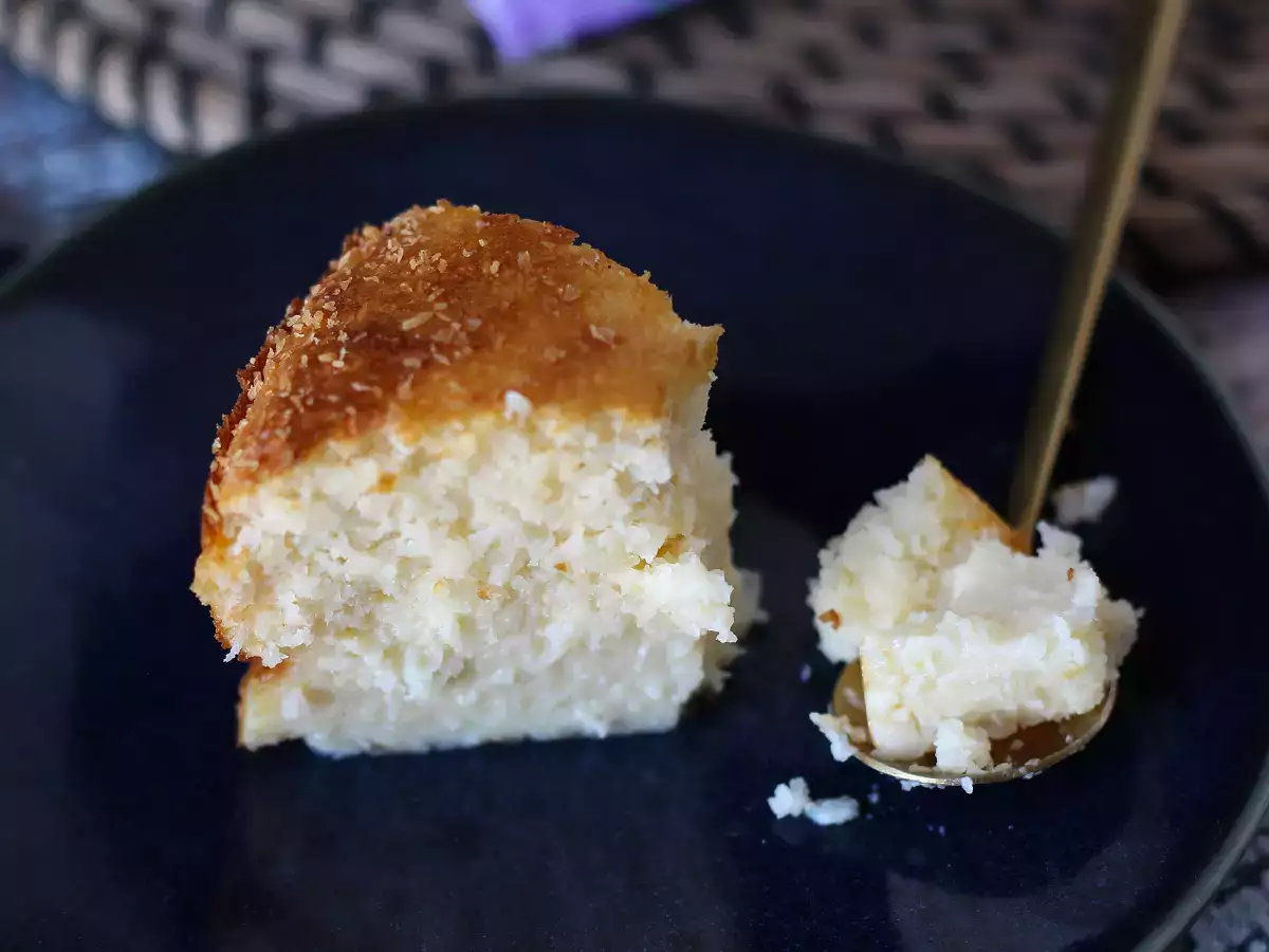 Prăjitură-flan cu nucă de cocos și lapte condensat, ușor de preparat și cu o textură cremoasă - poza 7
