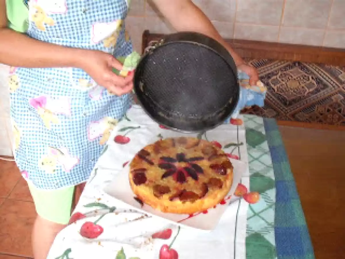 PRAJITURA INSIROPATA CU FRUCTE - poza 2