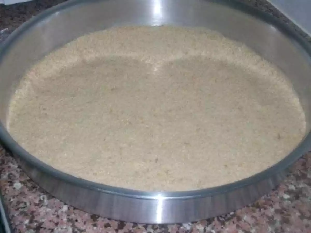 Prajitura intoarsa cu mere si biscuiti - poza 3