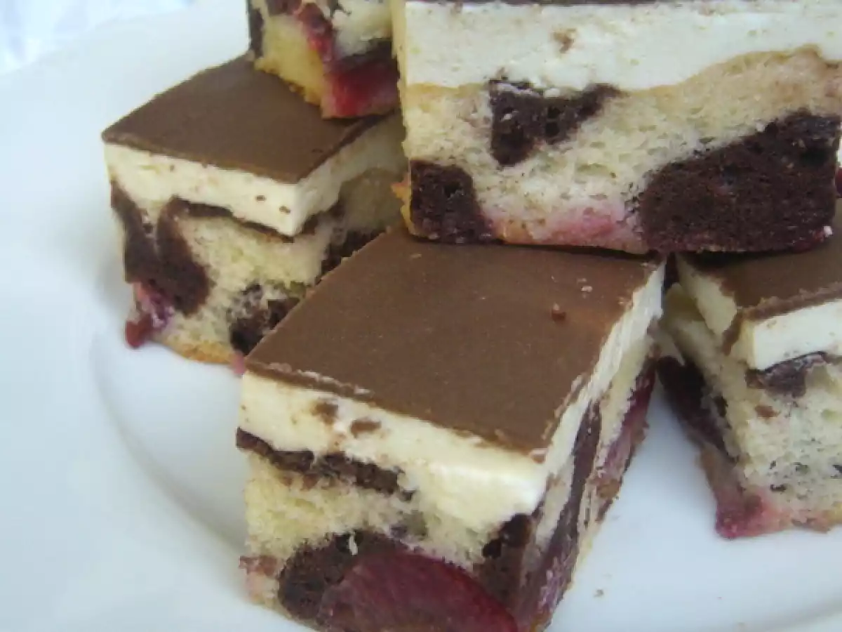 Prajitura marmorata cu prune si crema de branza - poza 2