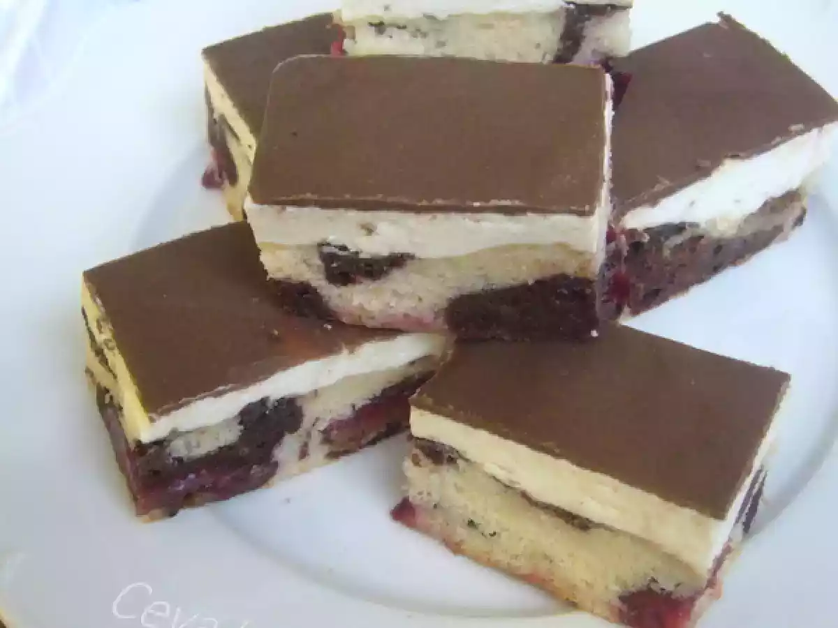 Prajitura marmorata cu prune si crema de branza - poza 3