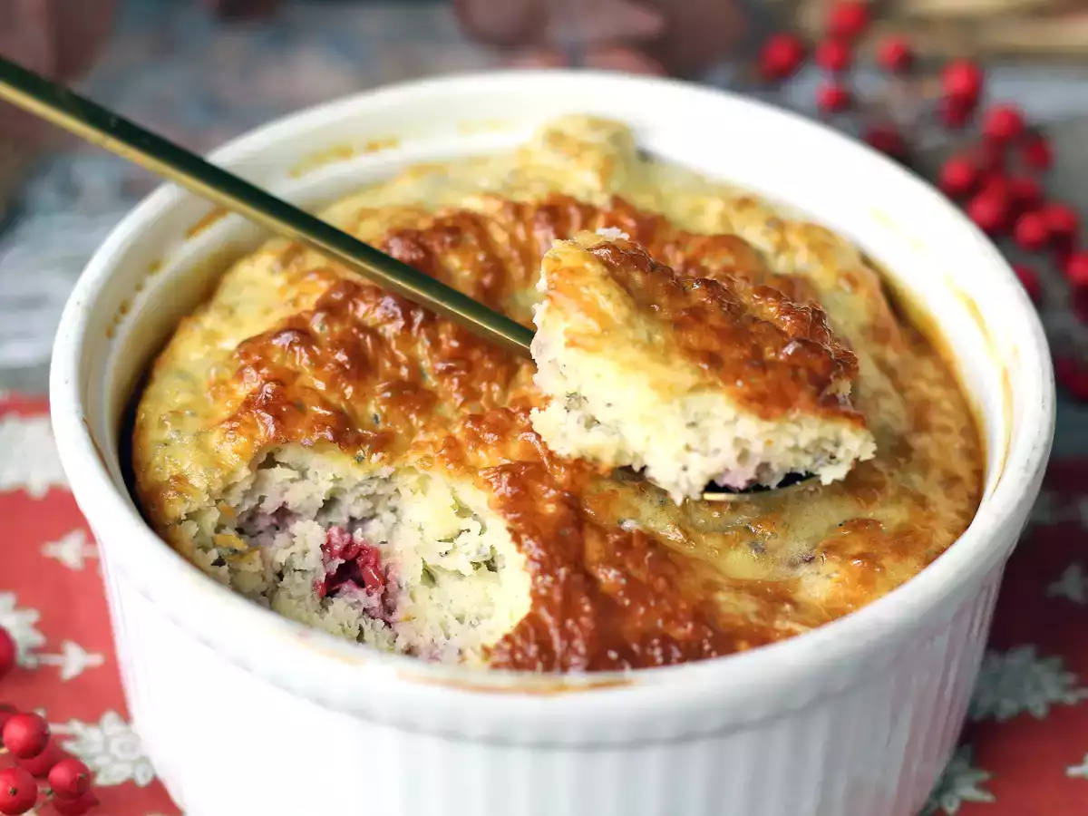 Prăjitură proteică super-simplă cu fructe roșii