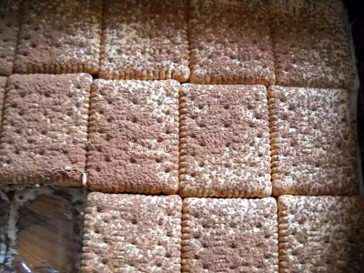 Prajitura Rapida cu Biscuiti si Budinca - poza 2